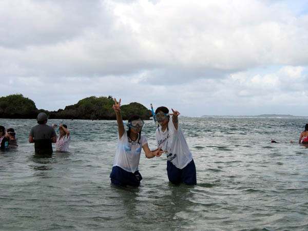 水流がすごく、水底の方の流れで足をすくわれることがあります。